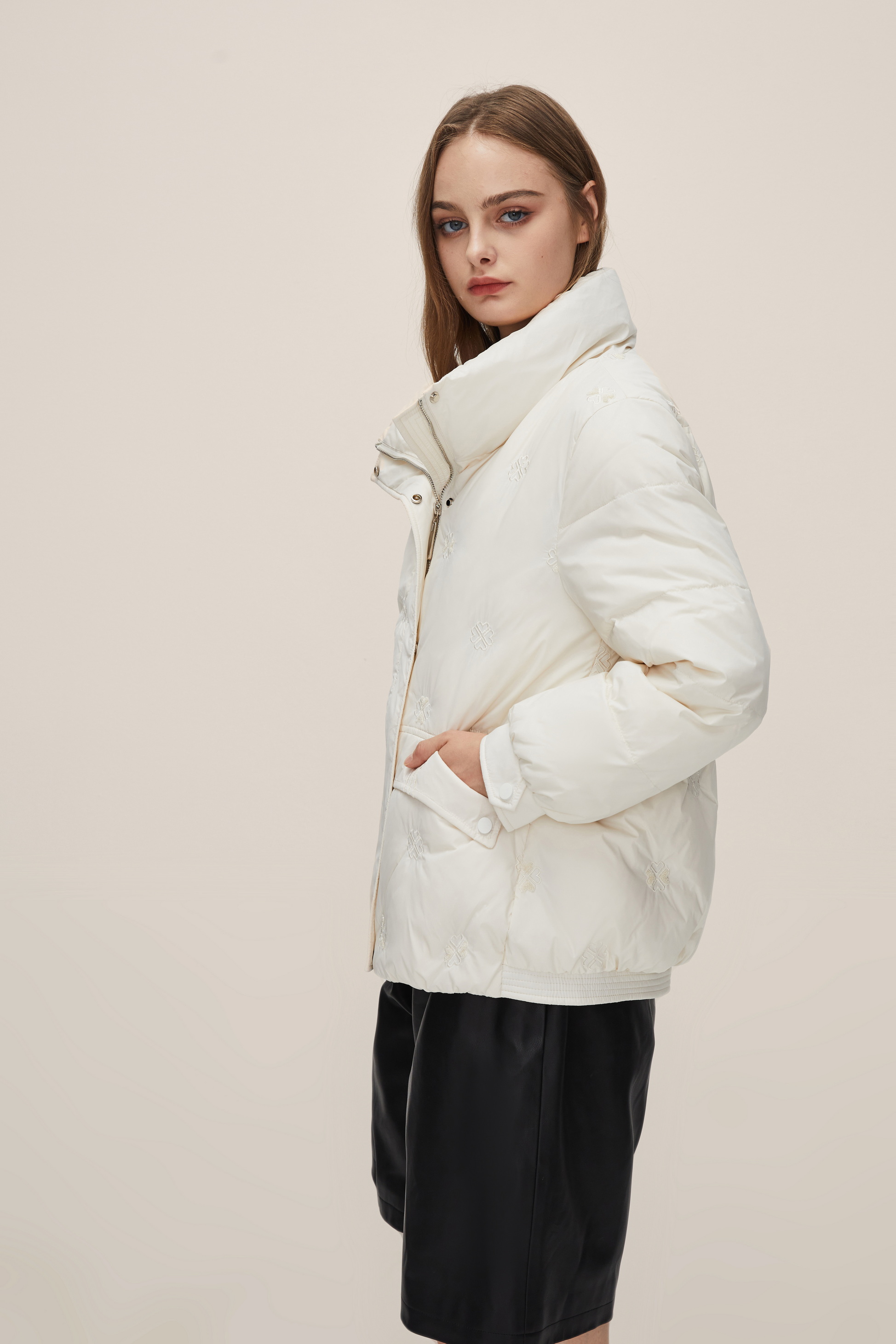Leisure Standing Collar Down Jacket for Women